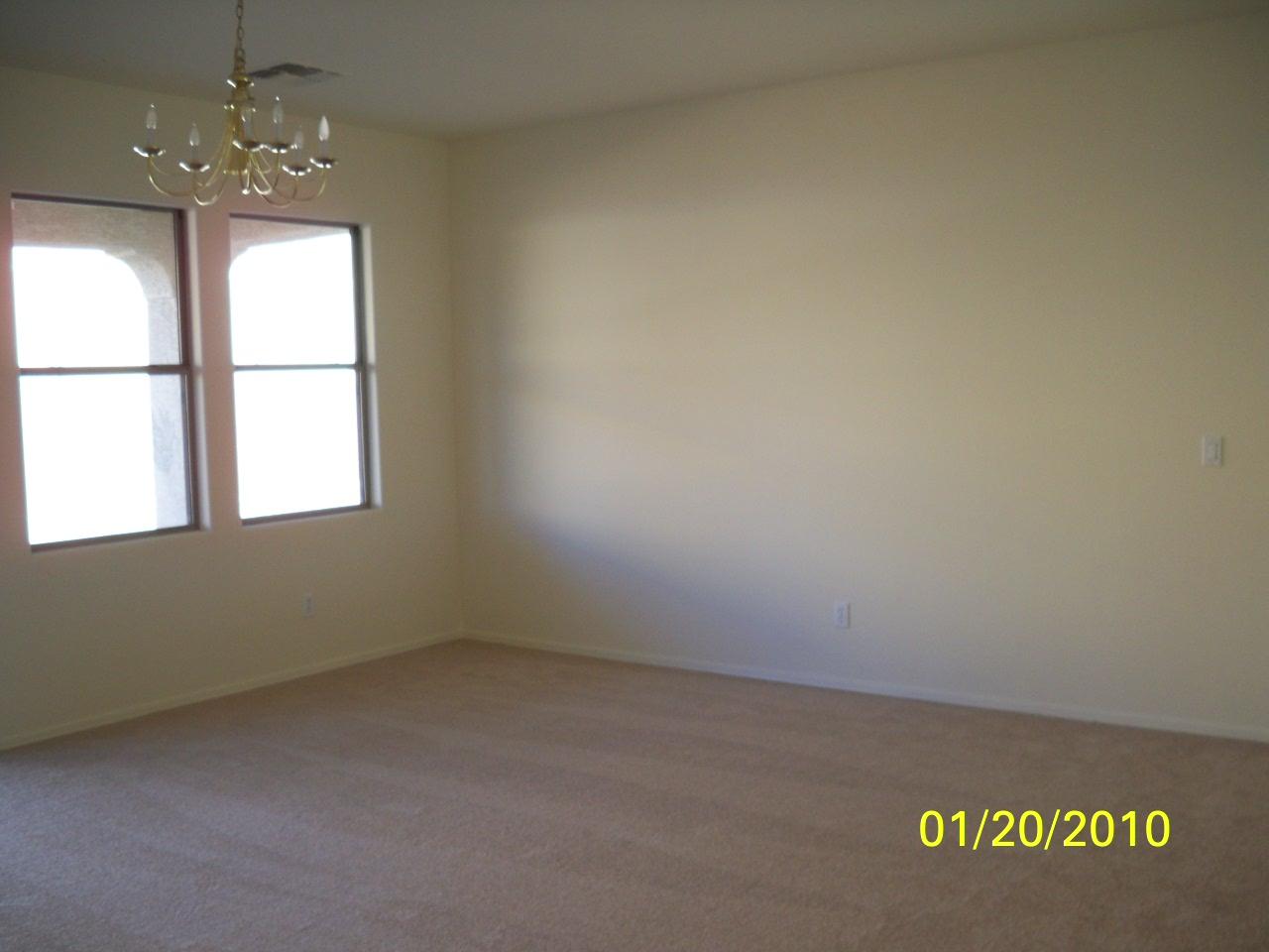 7416 West Cordes Road Phoenix, AZ 85043 - Photo 3 of 10 FAMILY ROOM