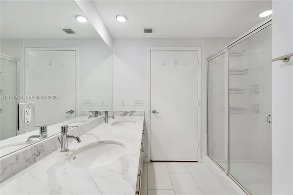 $5,400 | 951 Brickell Avenue, Unit 3607, Miami, FL 33131