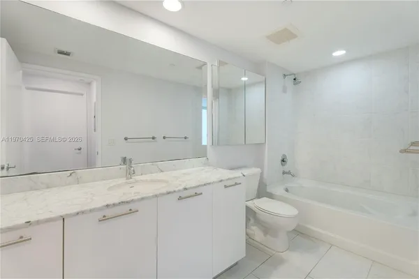 $5,400 | 951 Brickell Avenue, Unit 3607, Miami, FL 33131