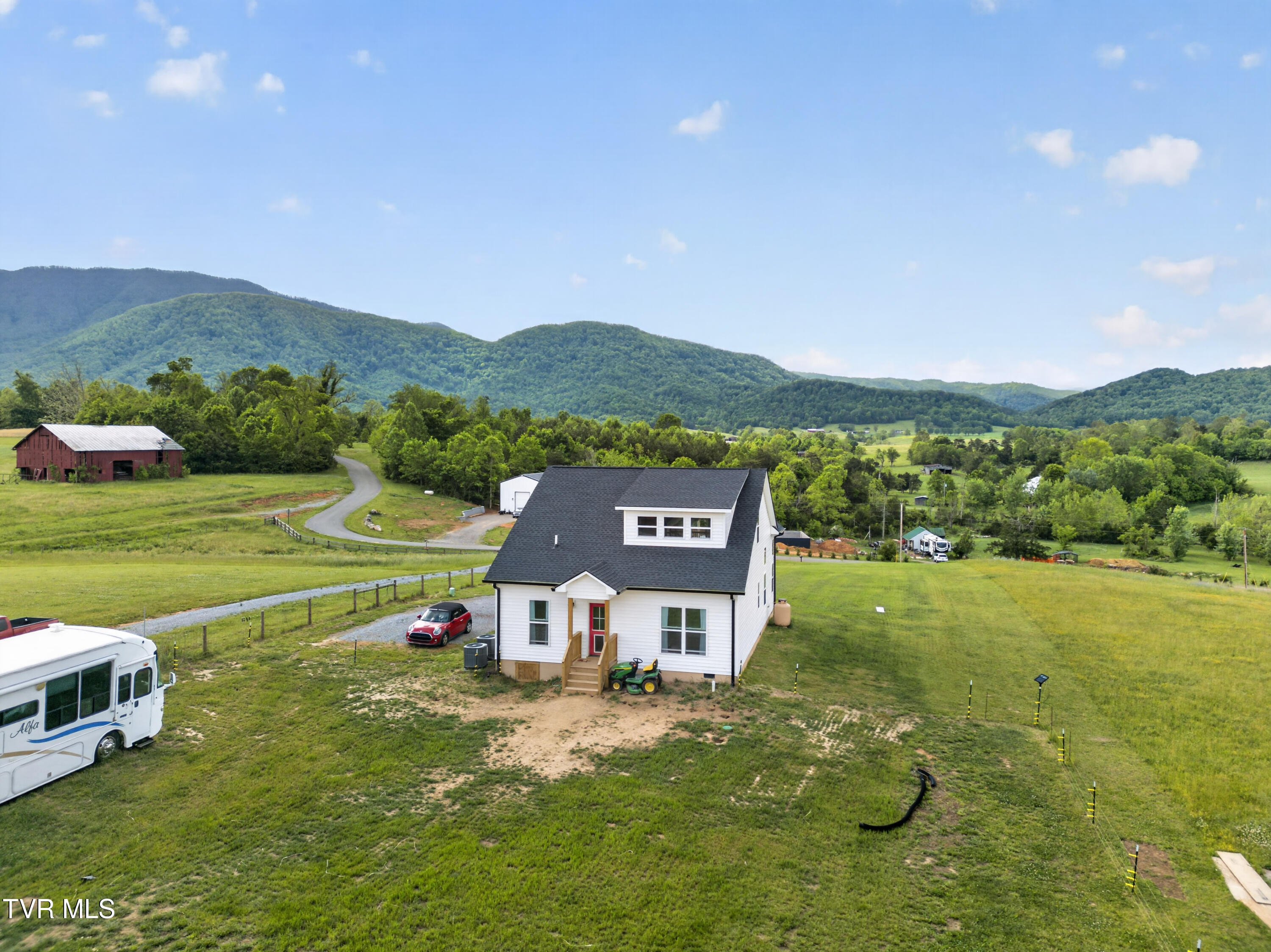 105 Woolsey College Road Greeneville, TN 37743 - Photo 66 of 78 020_DJI_0093