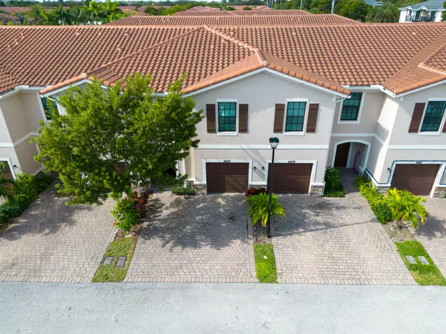 $445,000 | 4407 Hemlock Street, Palm Beach Gardens, FL 33410