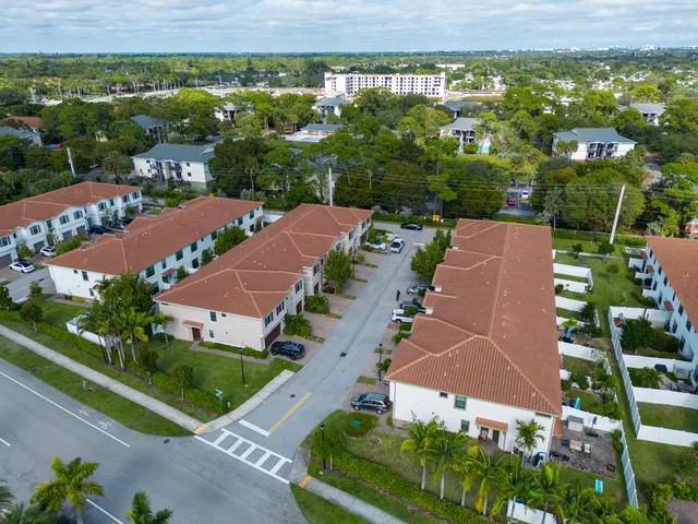 $445,000 | 4407 Hemlock Street, Palm Beach Gardens, FL 33410