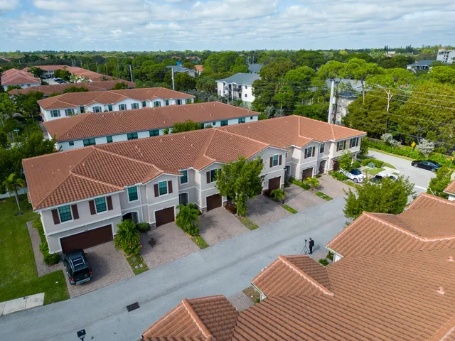 $445,000 | 4407 Hemlock Street, Palm Beach Gardens, FL 33410