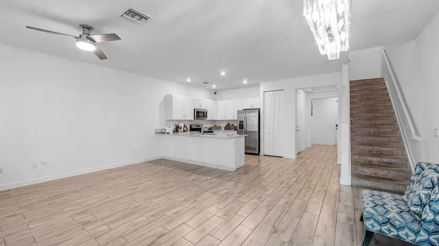 $445,000 | 4407 Hemlock Street, Palm Beach Gardens, FL 33410