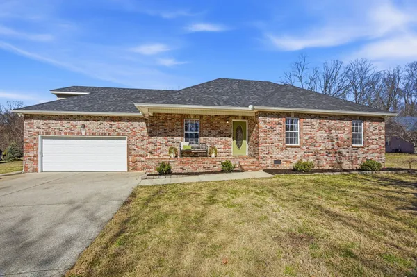 $499,999 | 1011 Adam Court, Cottontown, TN 37048