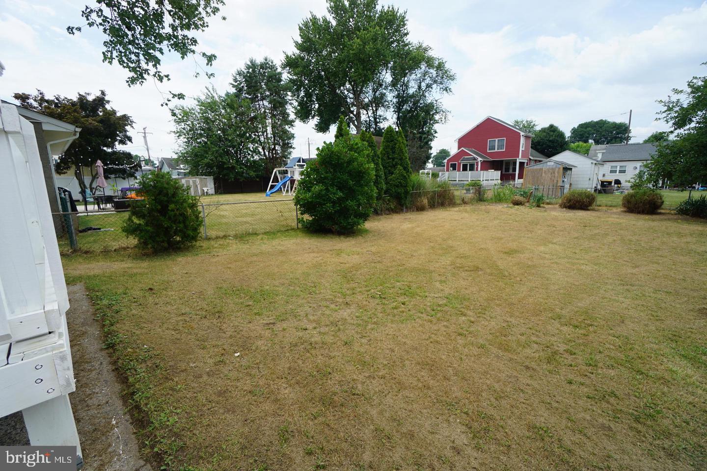 121 Walnut Avenue Croydon, PA 19021 - Photo 4 of 32 Backyard view