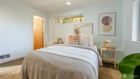 $850,000 | 3245 21st Avenue West, Seattle, WA 98199