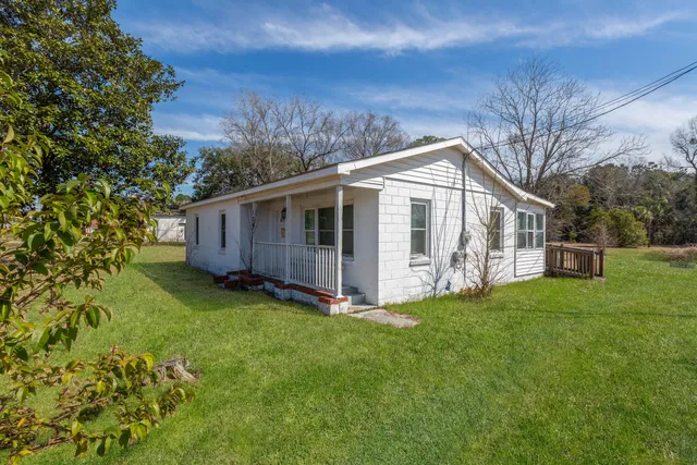 $639,000 | 126 North N Highway, Moncks Corner, SC 29461