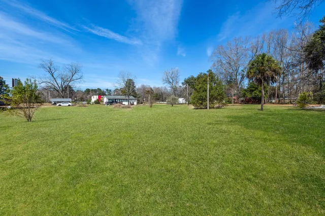 $639,000 | 126 North N Highway, Moncks Corner, SC 29461