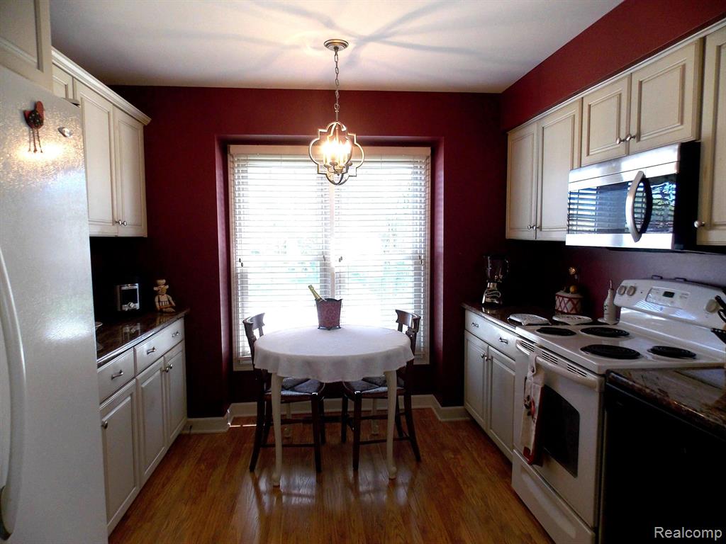 1580 Colony Drive Rochester Hills, MI 48307 - Photo 15 of 28