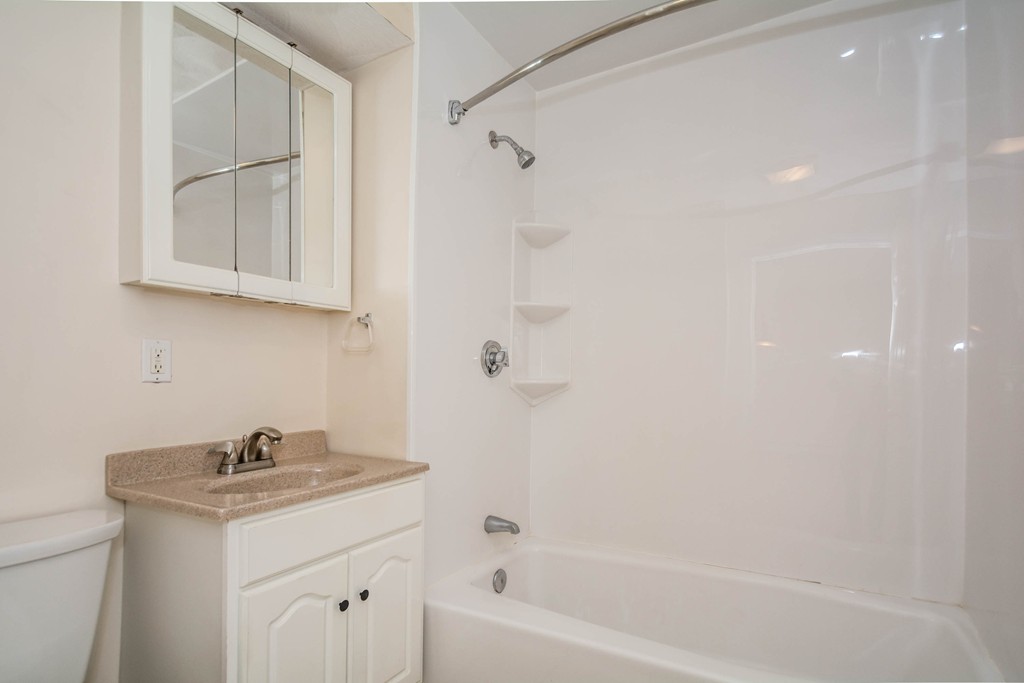 1127 Main Street Reading, MA 01867 - Photo 17 of 30 Gallery Image 17