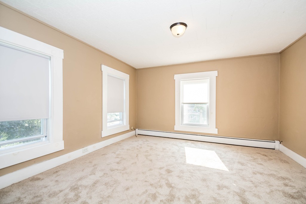 1127 Main Street Reading, MA 01867 - Photo 4 of 30 Gallery Image 4