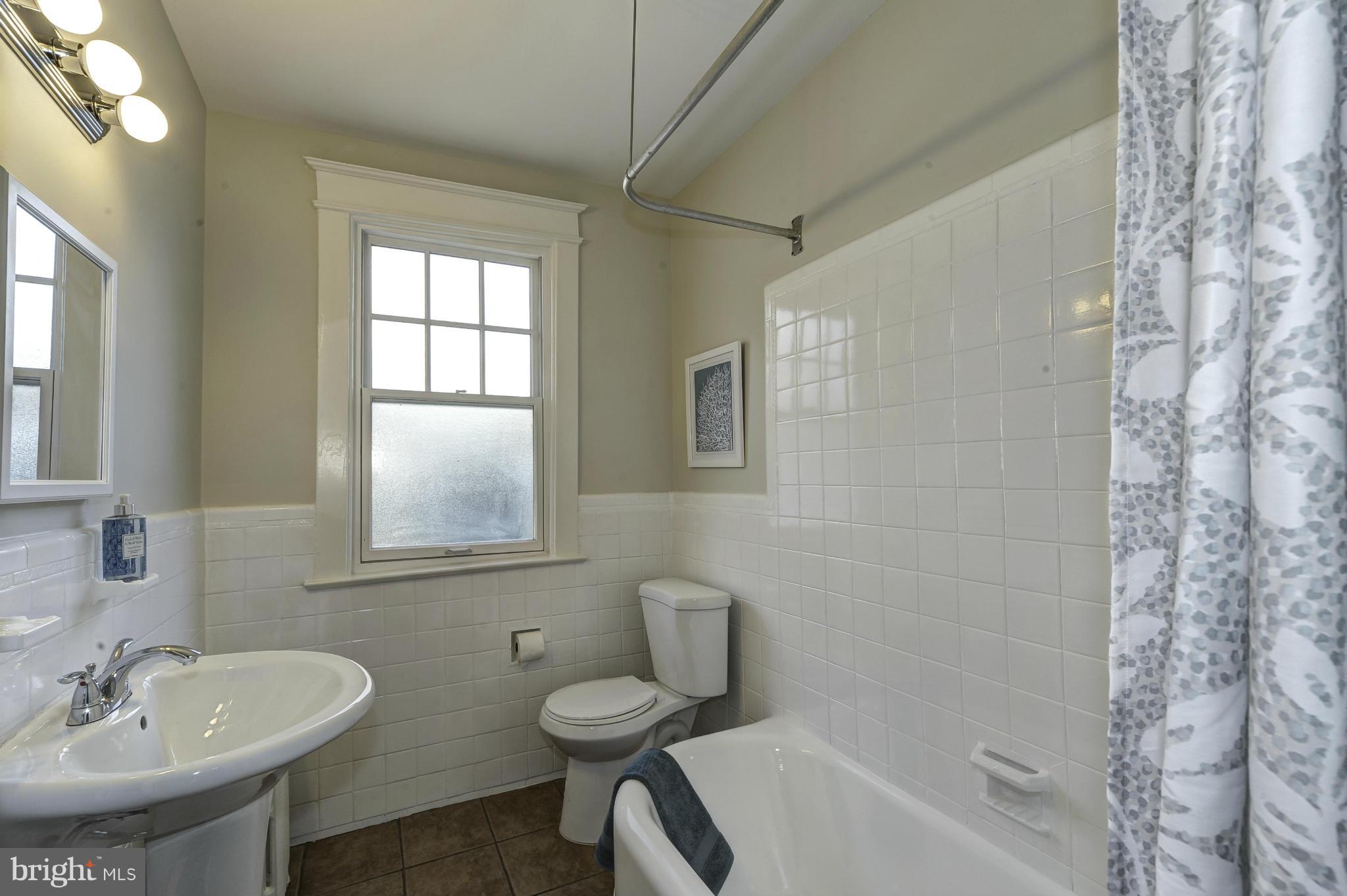 7219 Blair Road Northwest Washington, DC 20012 - Photo 17 of 30 Bath