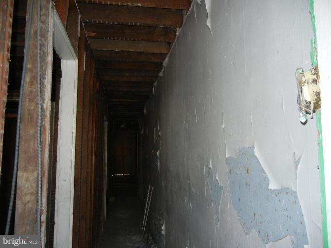 729 6th Street Northeast Washington, DC 20002 - Photo 3 of 28 Hallway