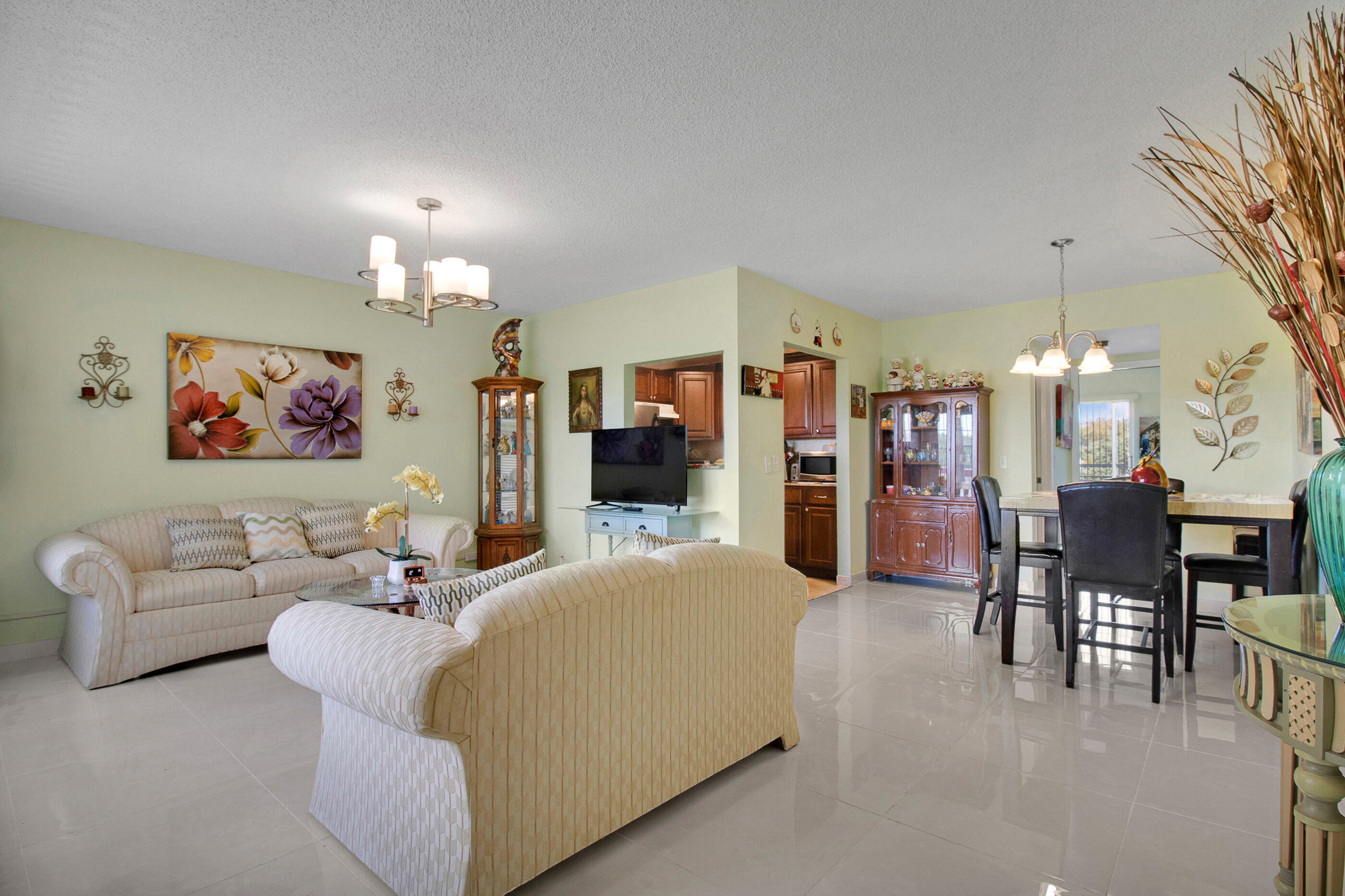 412 Brighton J Boca Raton, FL 33434 - Photo 3 of 48 IMG_6026