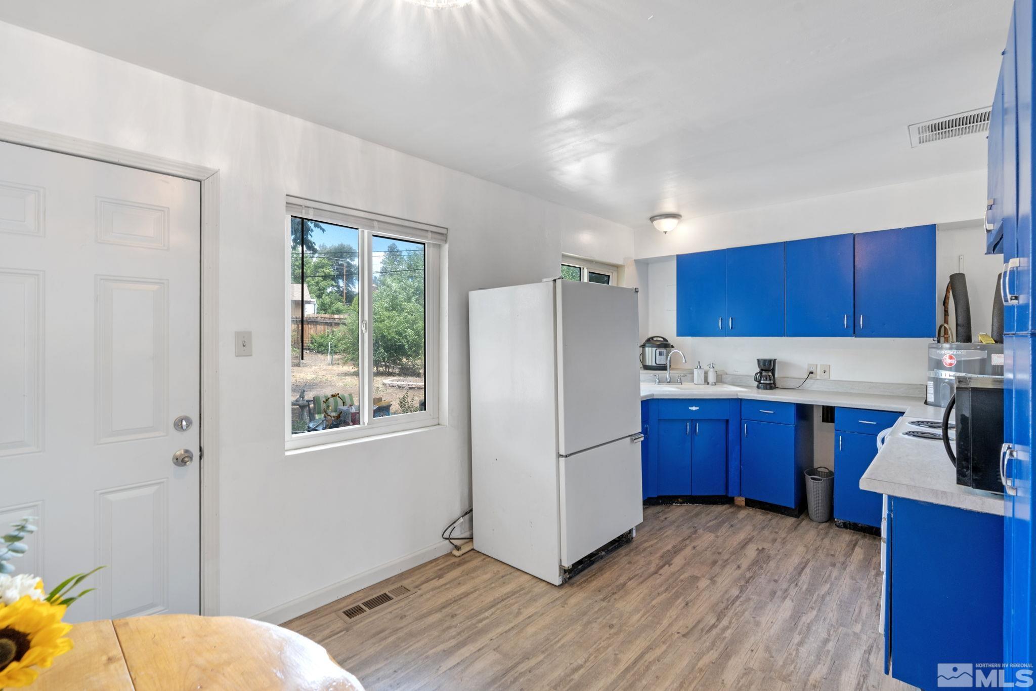 2085 Lassen Drive Reno, NV 89503 - Photo 8 of 23 Photo 8