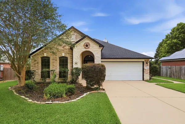 $417,500 | 33043 Lois Lane, Magnolia, TX 77354
