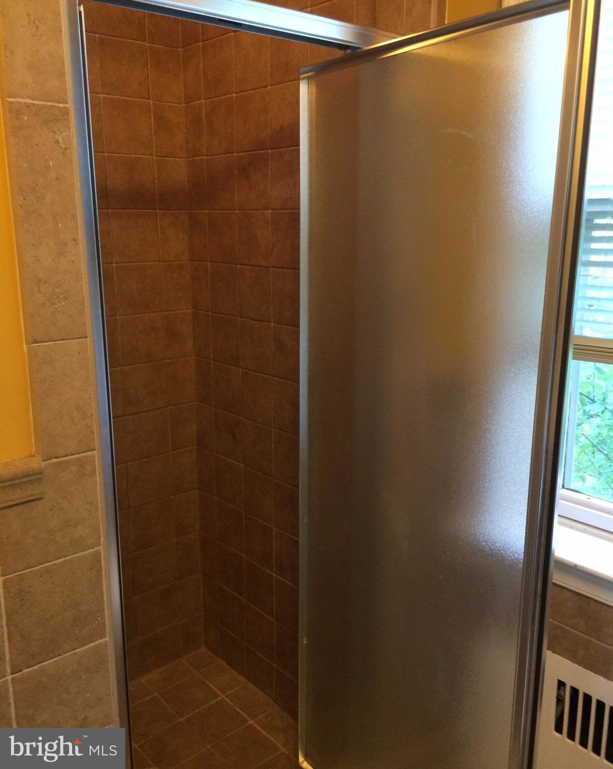 3403 Pinkney Road Baltimore, MD 21215 - Photo 14 of 20 Bath