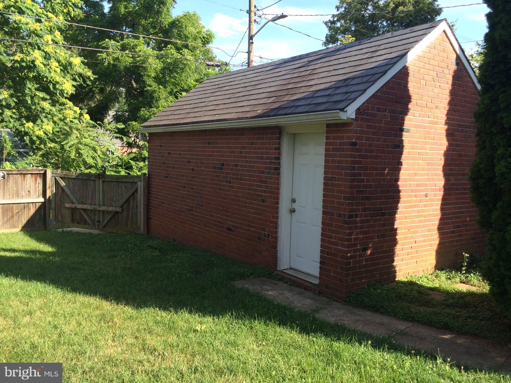 3403 Pinkney Road Baltimore, MD 21215 - Photo 20 of 20 Shed