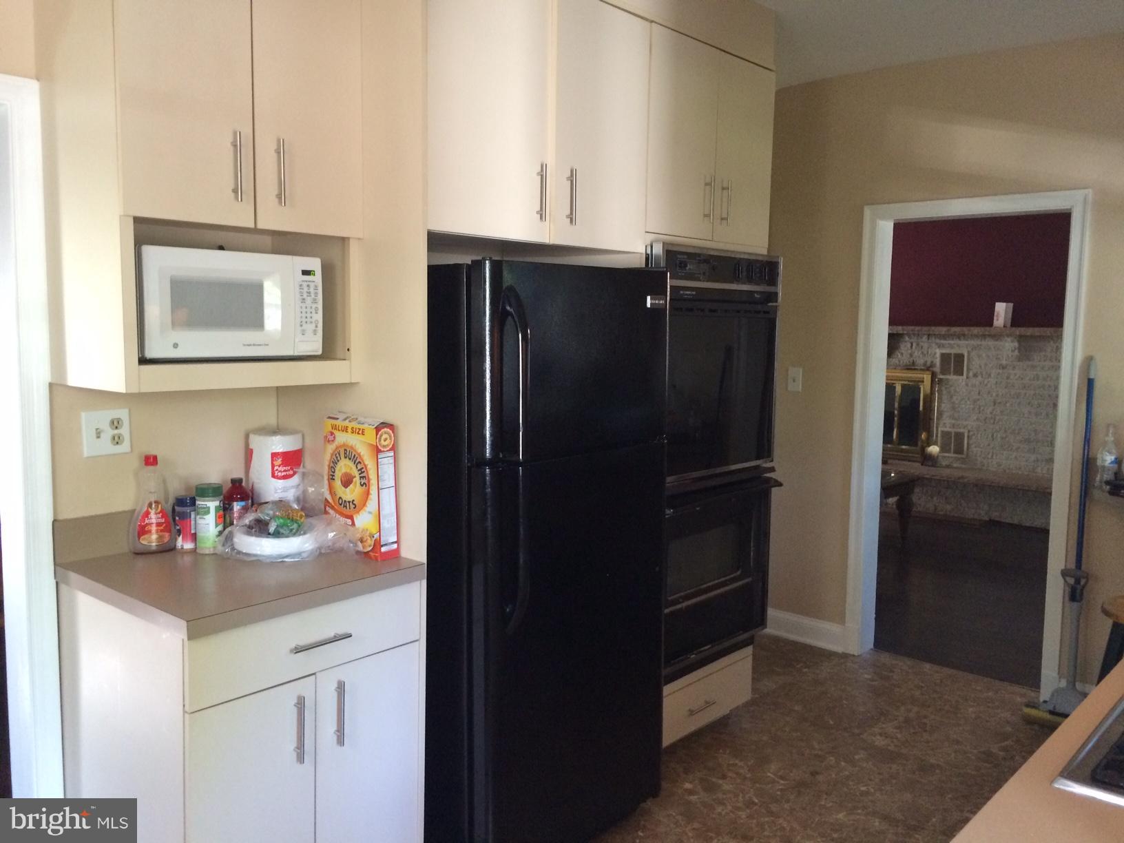 3403 Pinkney Road Baltimore, MD 21215 - Photo 3 of 20 Kitchen