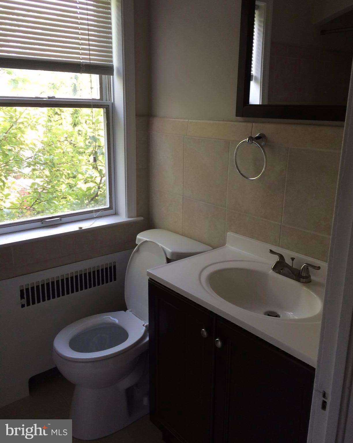 3403 Pinkney Road Baltimore, MD 21215 - Photo 9 of 20 Bath