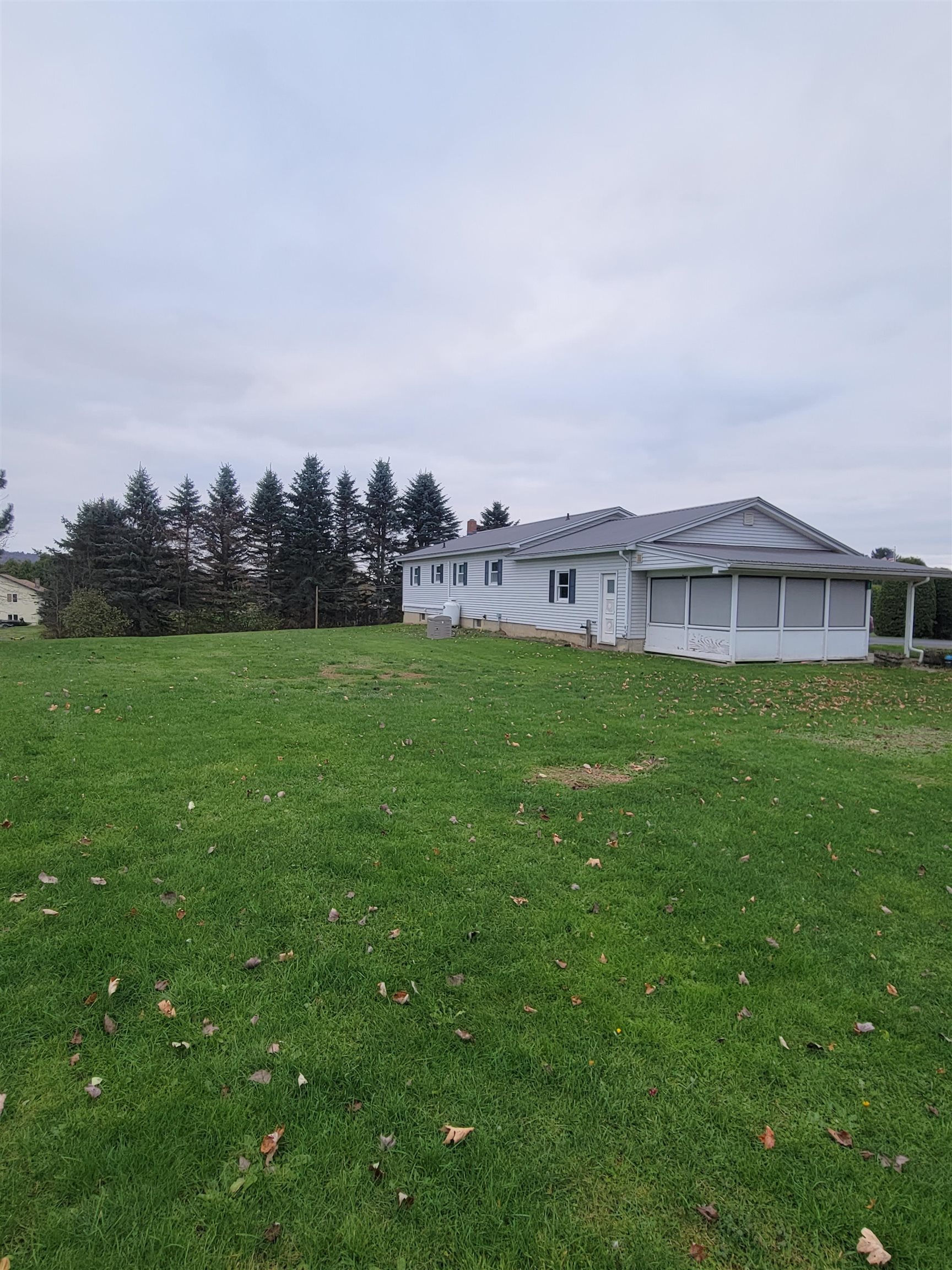 21 Lakeview Drive Derby, VT 05855 - Photo 12 of 27