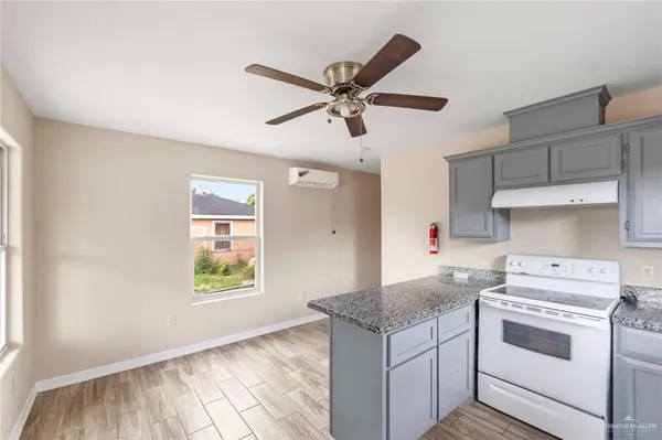 $950 | 811 Carlson Street, Elsa, TX 78538