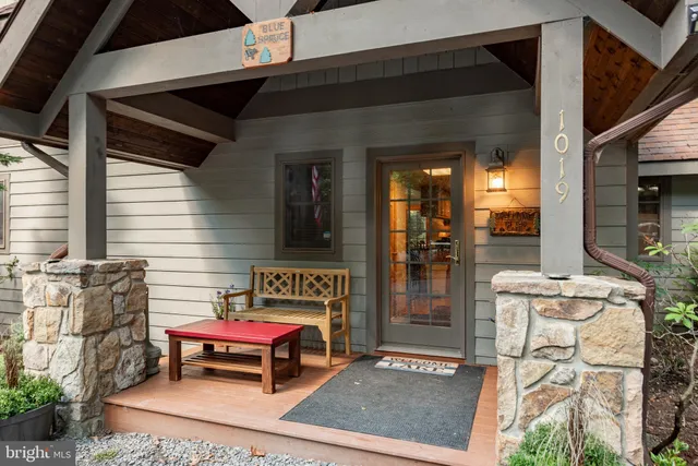 $1,749,000 | 1019 Lake Shore Drive, Oakland, MD 21550