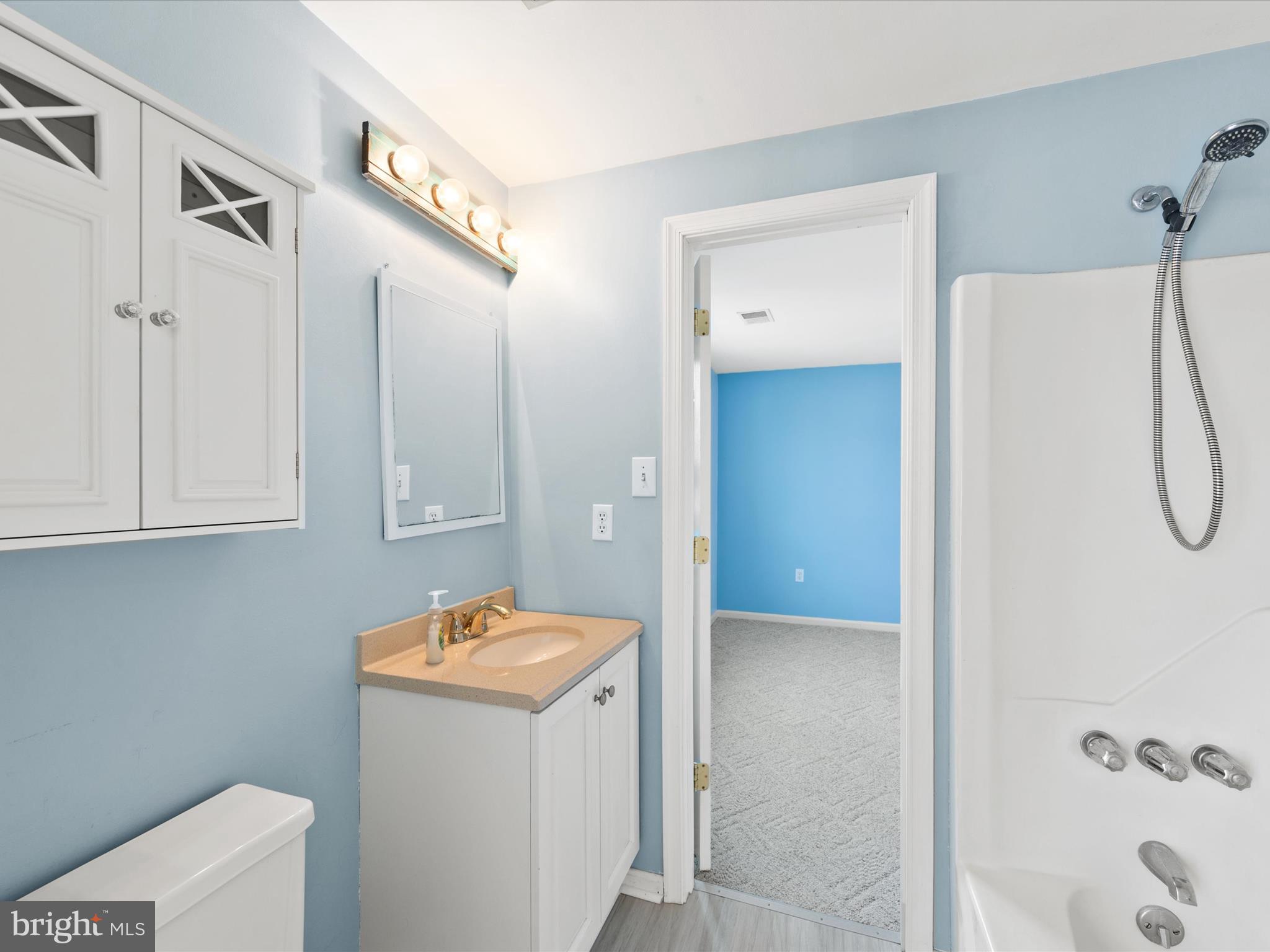 711 Twin Tree Road Ocean City, MD 21842 - Photo 23 of 42 Upper Full Bath