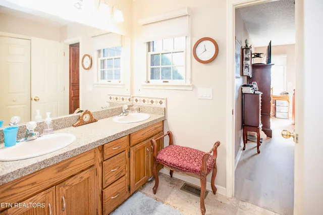 $499,000 | 145 Chahyga Way, Loudon, TN 37774