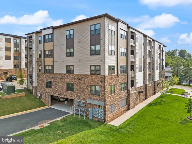 $520,000 | 46270 Mount Allen Terrace, Unit 201, Sterling, VA 20164
