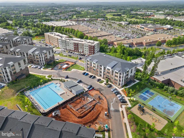 $520,000 | 46270 Mount Allen Terrace, Unit 201, Sterling, VA 20164