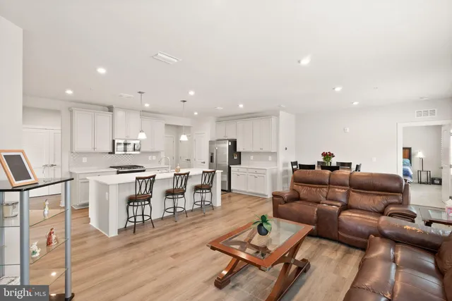 $520,000 | 46270 Mount Allen Terrace, Unit 201, Sterling, VA 20164