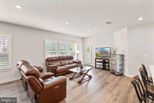 $520,000 | 46270 Mount Allen Terrace, Unit 201, Sterling, VA 20164