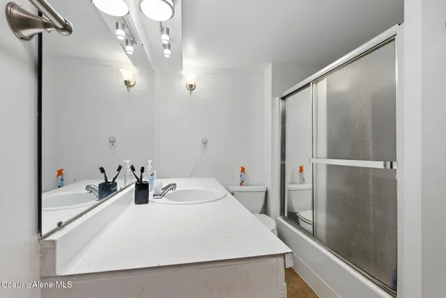 $1,750,000 | 291 Comeback Bay Lane, Sagle, ID 83860