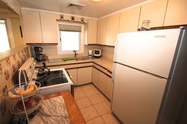 74 Robin Hood Road Stoneham, MA 02180 - Photo 14 of 26 Gallery Image 14