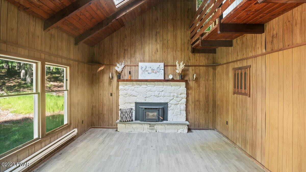 125 Sparrow Loop Bushkill, PA 18324 - Photo 12 of 27 12-HTV4016