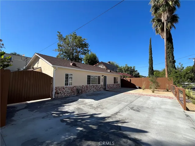$3,695 | 5609 Radford Avenue, Valley Village, CA 91607