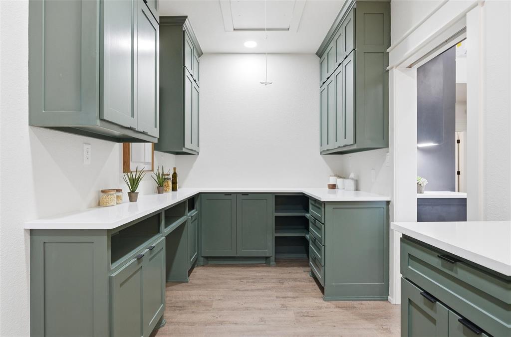 388 Fern Valley Road Waco, TX 76708 - Photo 17 of 40 Butler Pantry