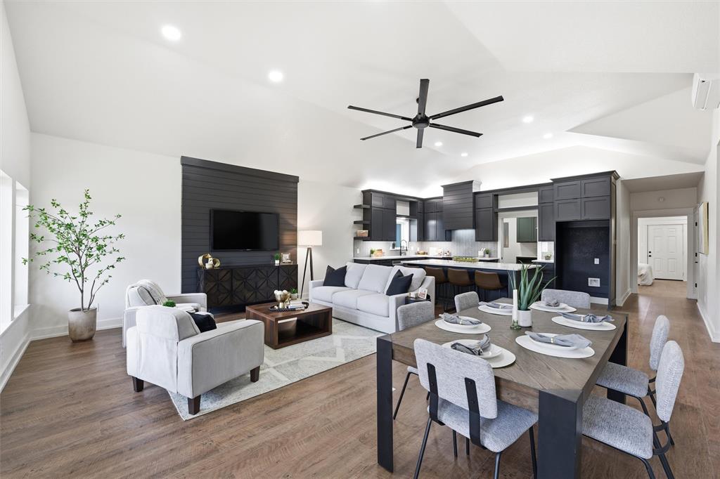 388 Fern Valley Road Waco, TX 76708 - Photo 7 of 40 Open Living