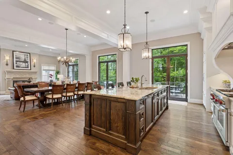 $3,125,000 | 405 Carpenters Point, Wayzata, MN 55391