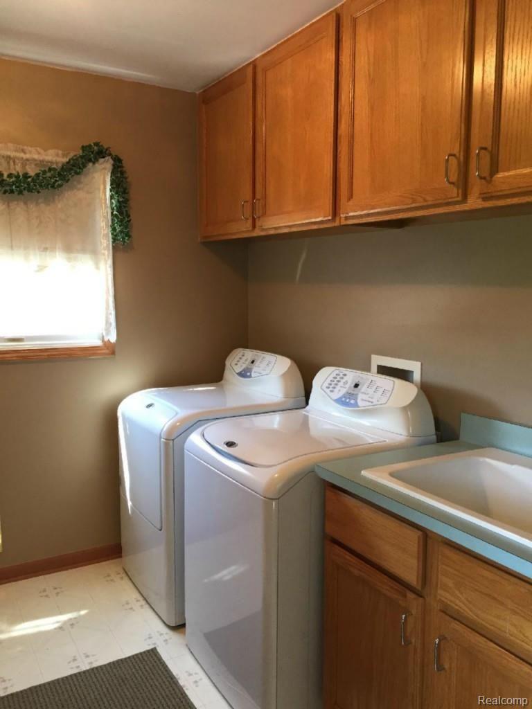 3128 Breen Road Emmett, MI 48022 - Photo 27 of 45 24.a Laundry Room