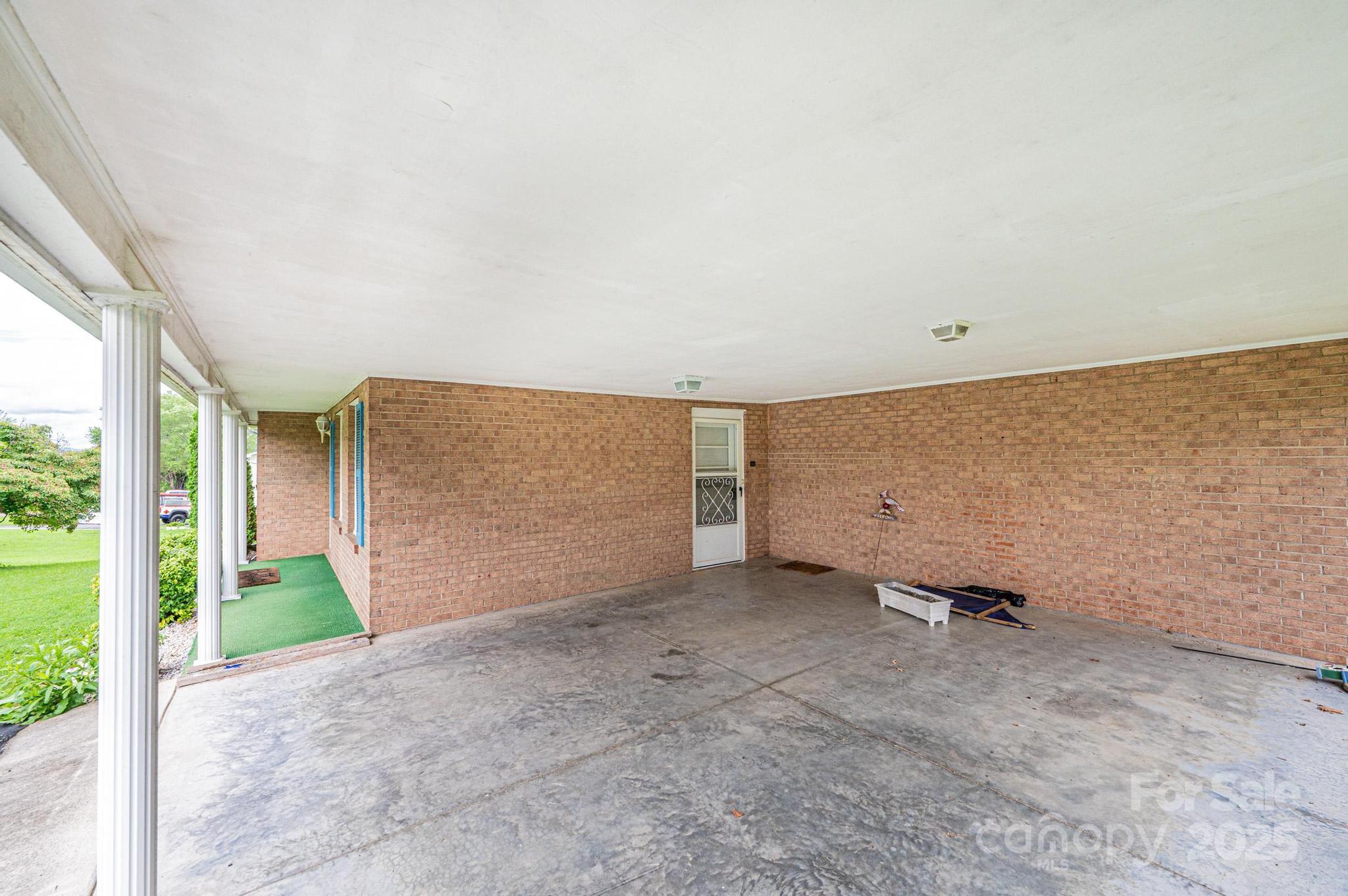2541 Raintree Street Connelly Springs, NC 28612 - Photo 32 of 46 a view of a room