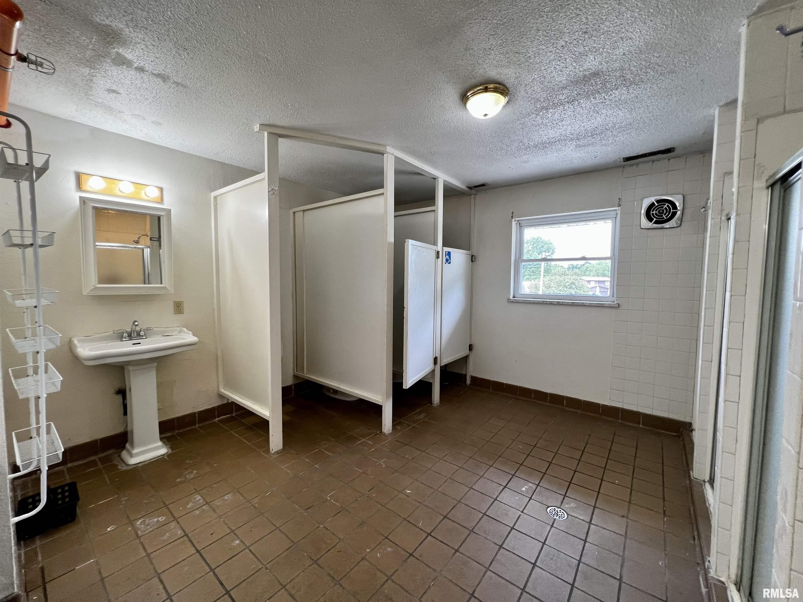 721 Wigwam Hollow Road Macomb, IL 61455 - Photo 26 of 55