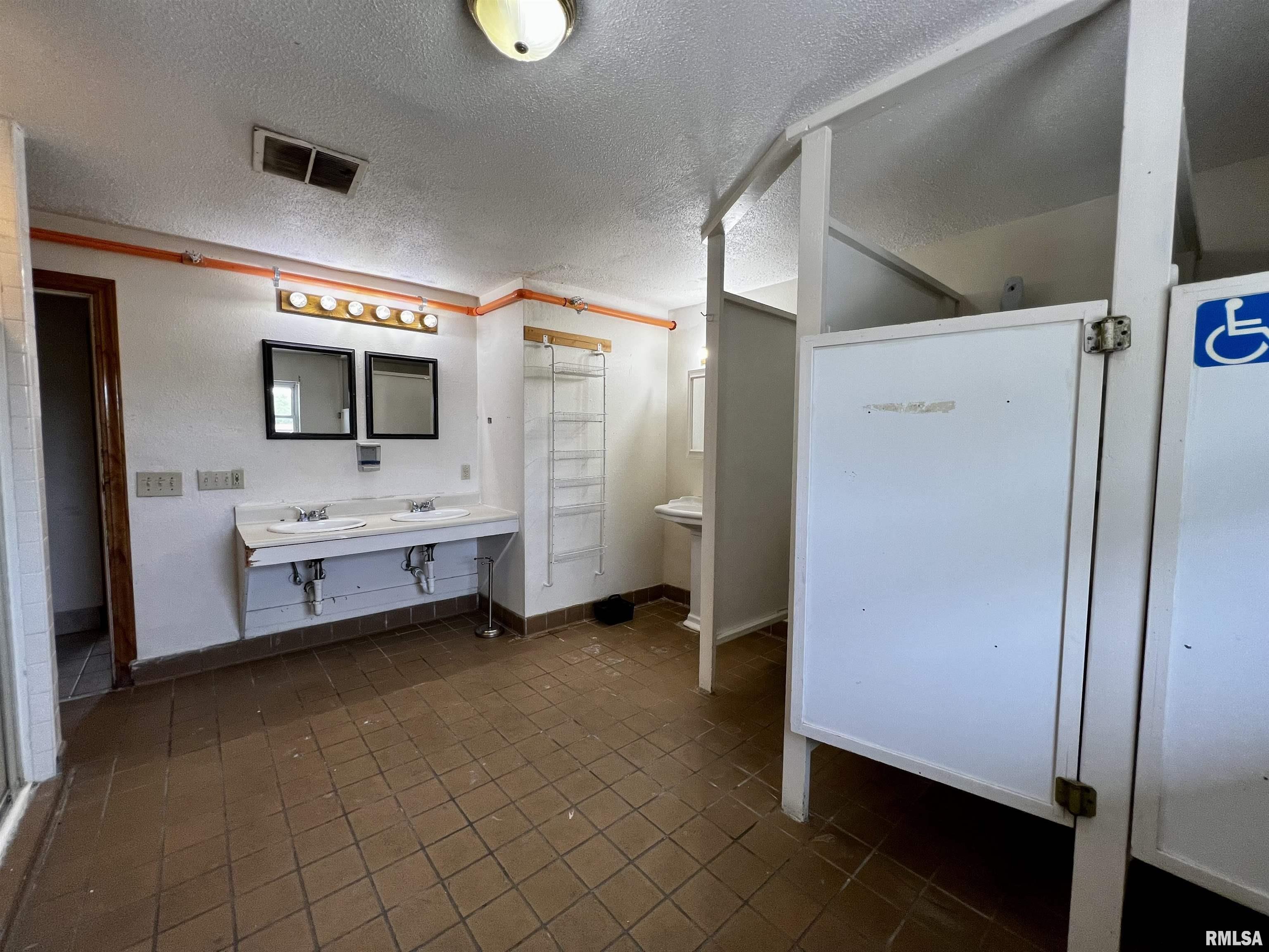 721 Wigwam Hollow Road Macomb, IL 61455 - Photo 28 of 55