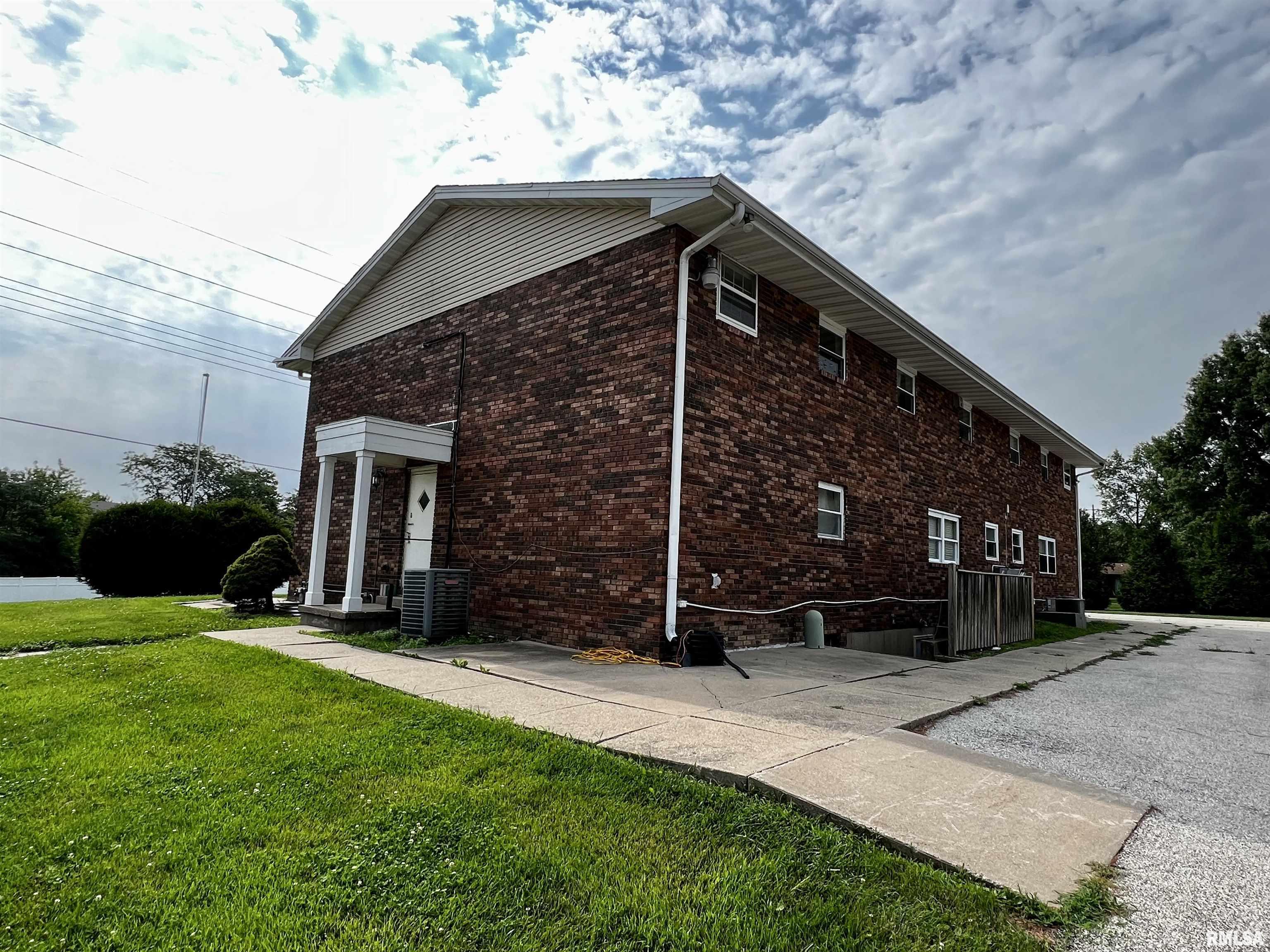 721 Wigwam Hollow Road Macomb, IL 61455 - Photo 3 of 55