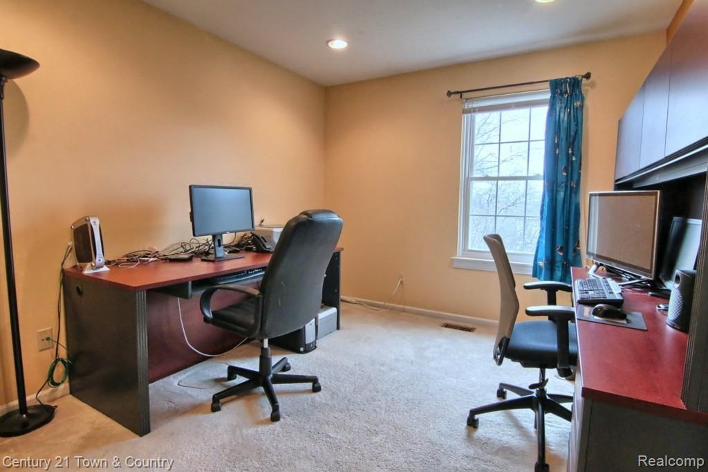 178 Grosvenor Drive Rochester Hills, MI 48307 - Photo 25 of 32