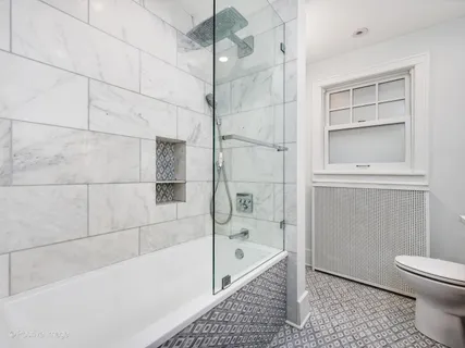 $665,000 | 2335 North Commonwealth Avenue, Unit 3G, Chicago, IL 60614