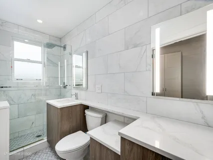 $665,000 | 2335 North Commonwealth Avenue, Unit 3G, Chicago, IL 60614