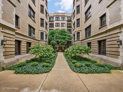 $665,000 | 2335 North Commonwealth Avenue, Unit 3G, Chicago, IL 60614